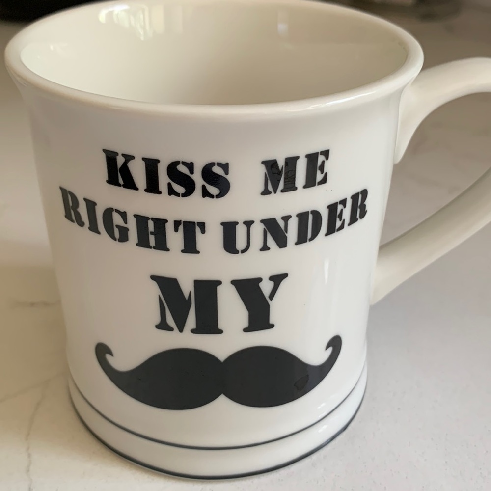 Kiss me under my mustache 👨🏻💋